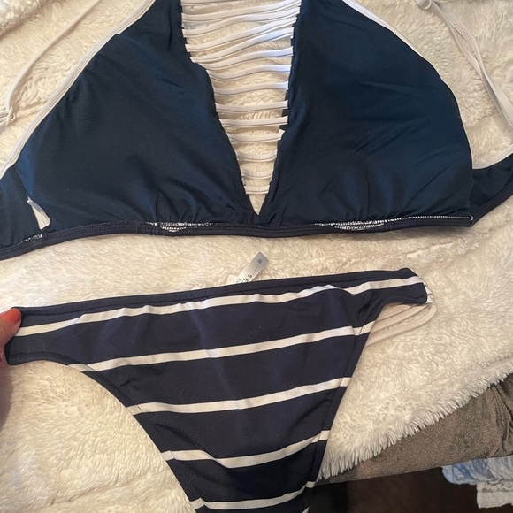 Seafolly halter & bottoms - Picture 2 of 8